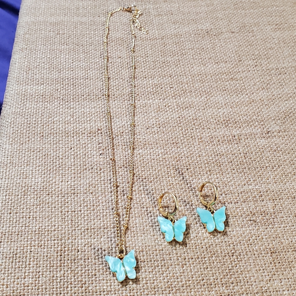 ❤️fashion 18in butterfly 🦋 necklace and earring set